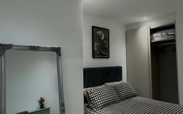 Boutique-style Apartment Near Central London