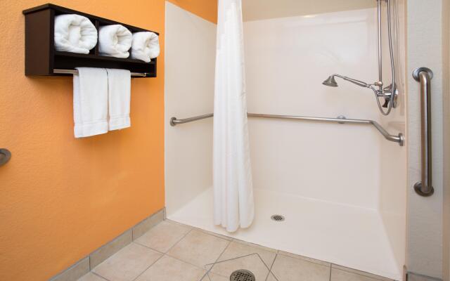 Holiday Inn Express & Suites Lexington by IHG