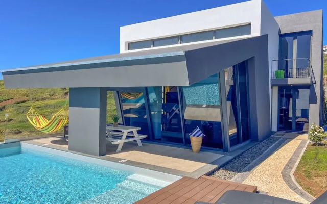 Villa Leonor Cliffside Retreat