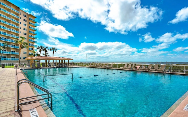 Regatta Beach Club N 913 by Vtrips