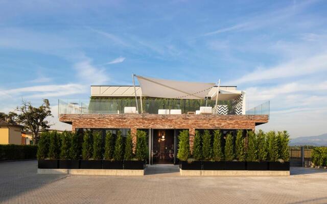 OPHELIA Lounge Restaurant Hotel