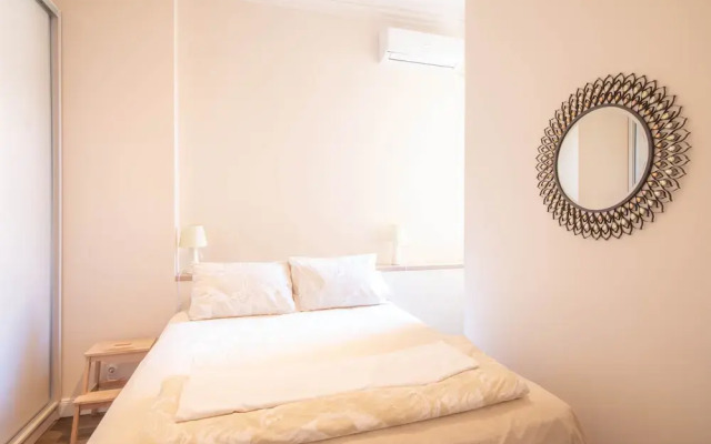 halu! Stylish & Bright Centre Home