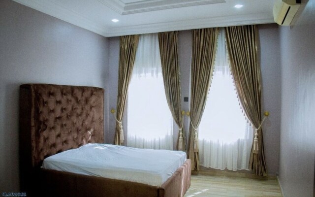 Remarkable 3-bed Villa in Ajah Ogombo