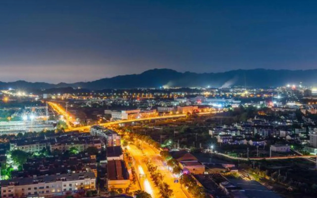Mingzhao Hot Spring International Hotel