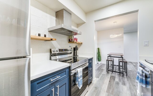 Scottsdale Condo w/ Community Pool & Hot Tub!