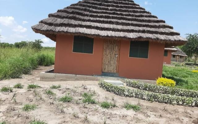 Tangi Safaris Lodge