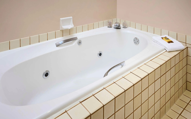 Best Western Plus Lamplighter Inn & Conference Centre