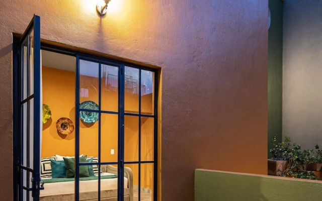 Vibrant 3Bed Villa - A Deco Retreat