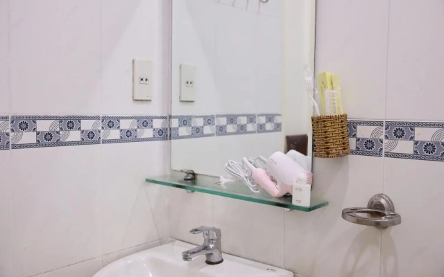Huynh Gia Bao Hotel 2