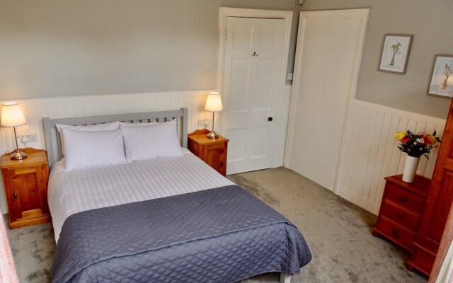 Exmoor House - Guest House