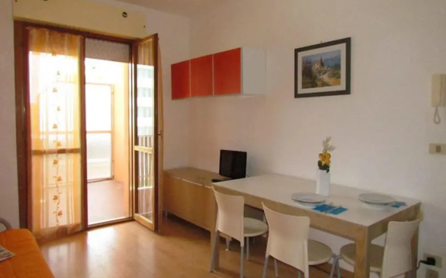 Comfortable Flat by the Pool-beahost