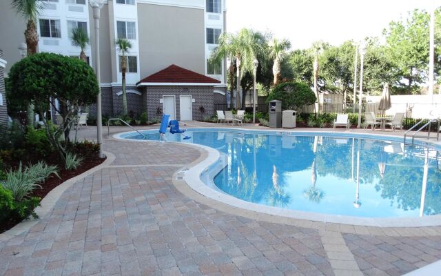 Best Western Plus Kissimmee-Lake Buena Vista South Inn & Suites