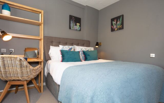 the Jersey Arms Hotel