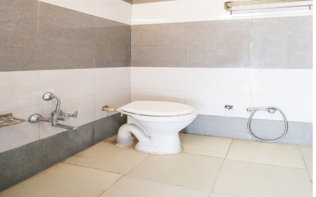 OYO 11427 Hotel Kalyan