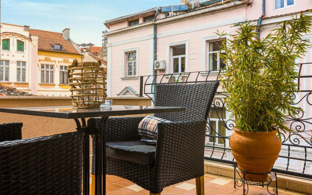 Luxury Central Apartment