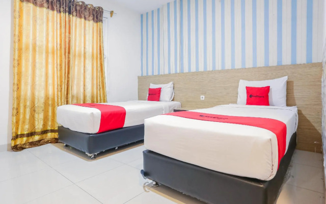 RedDoorz Plus @ Cemara Asri Medan