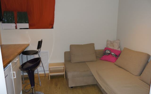 «Berloga», ул. Челюскинцев, 64A