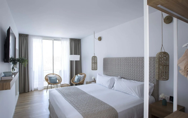 May Altafulla Beach Boutique Hotel