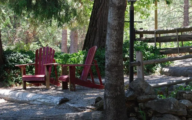 The Davies Family Inn