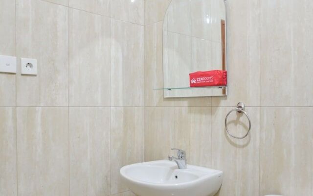 ZEN Rooms Near ITC Roxy Mas