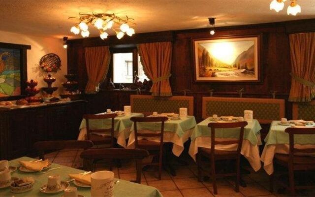 Hotel Stambecco