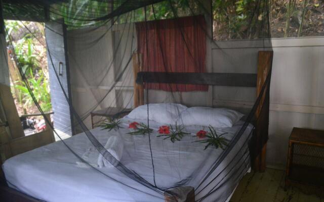 The Lookout Inn Lodge