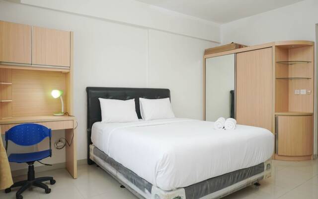 Minimalist Studio Park View Condominium Apartment near Mall