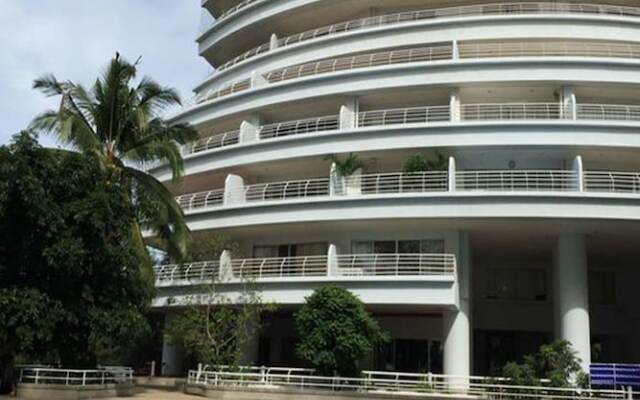 Sandy Beach Condo 17D