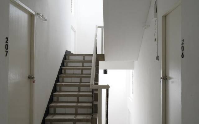 RoomQuest IT Square Don Mueang Airport
