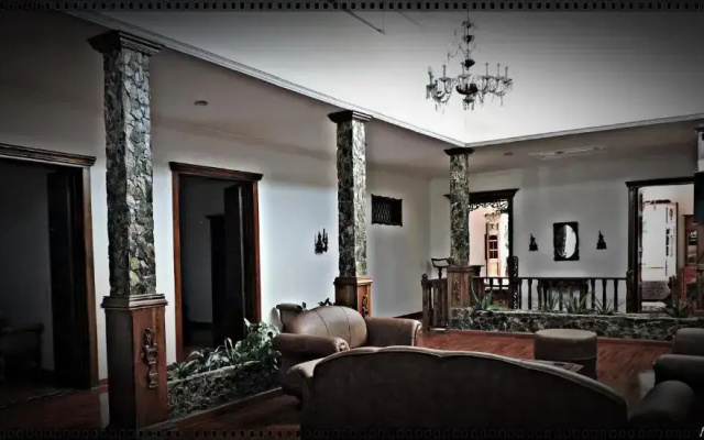 Las Marías Family Home