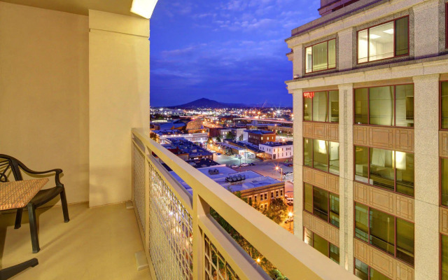 Hampton Inn & Suites Roanoke-Downtown