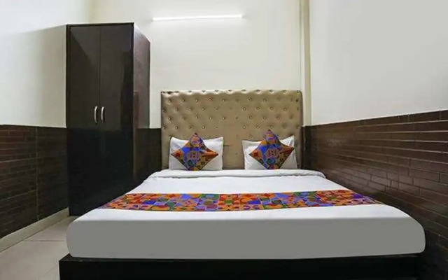 Fabhotel The Lazeez