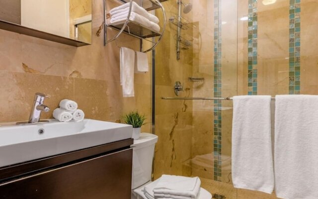 Luxury 1BR Condo Great Location Amenities
