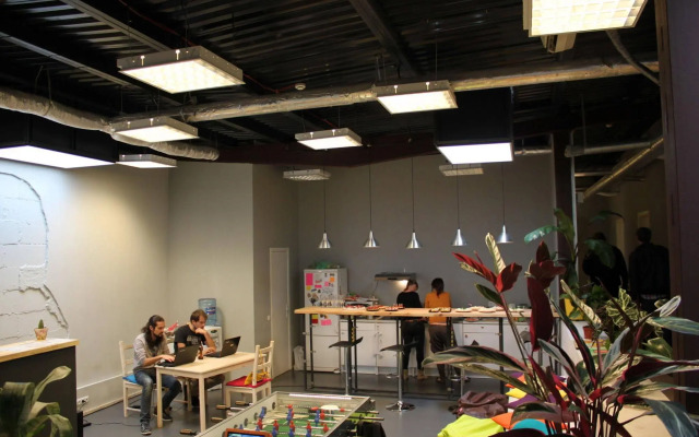 Fabrika Hostel - Vozduh Group