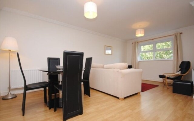 Stride Close , Chichester 415071