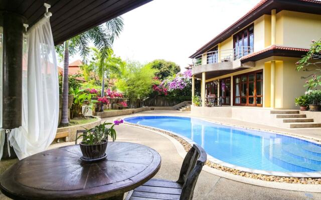 4 Bedroom Villa TG48 on beachfront resort SDV288-By Samui Dream Villas