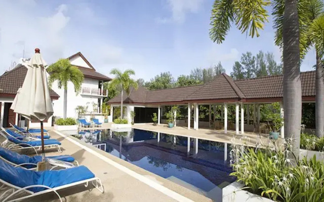 Lovely Nai Harn Apartment