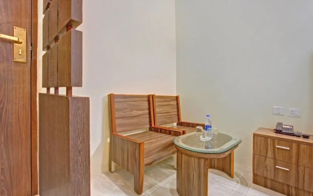 OYO 30970 AAR Royal Residency