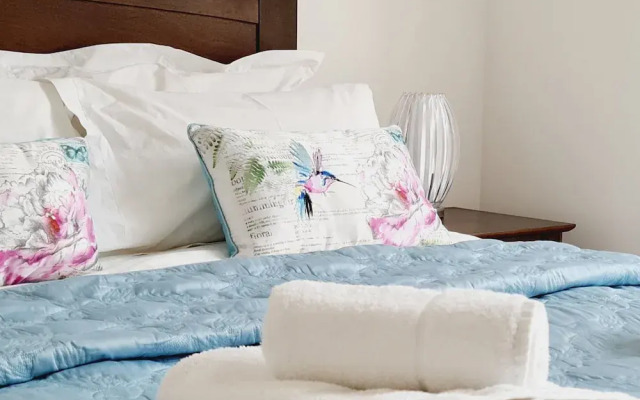 Seas the Day - Luxury Beach Apartment - Sleeps 4
