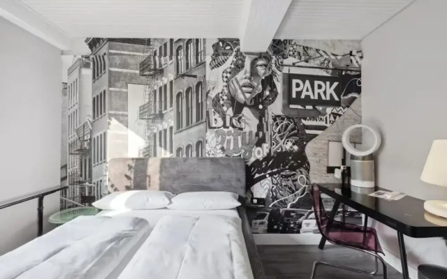 The Room 44