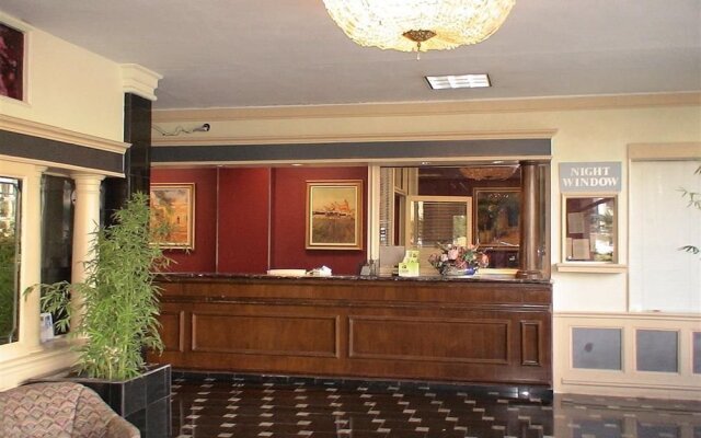 Greenway Inn & Suites