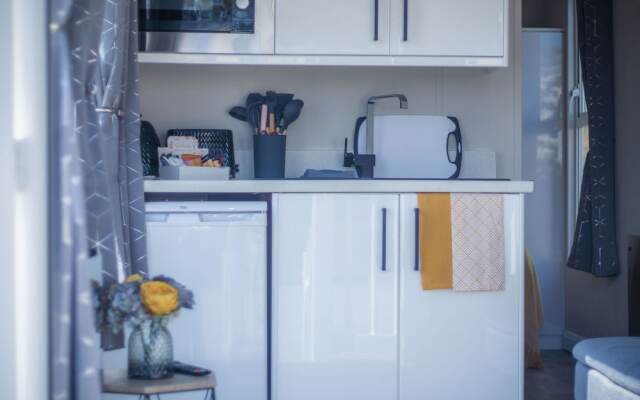 The Studio - 1 Bedroom Cabin - Amroth