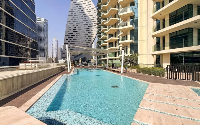 Exclusive 1BR Urban Oasis Canal