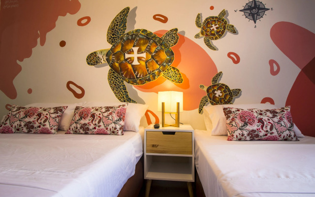 Casa del Puerto Hostel & Suites