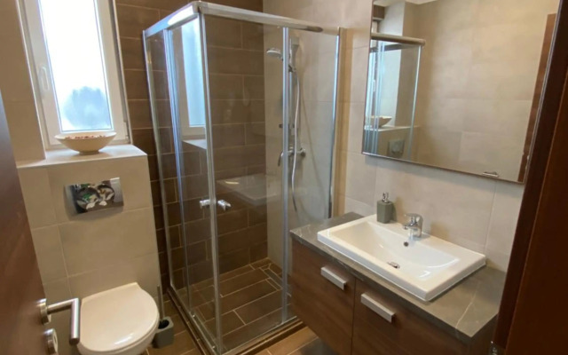 Frank & Fang Apartments MK1