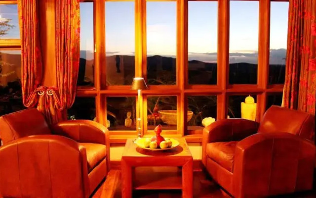 Buffalo Luxury Camp