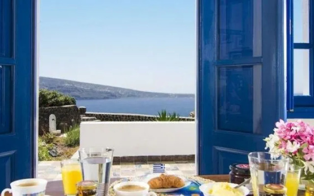 Oia's Sunset Apartments