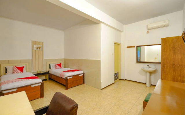 OYO 2855 Sartika Hotel Pati