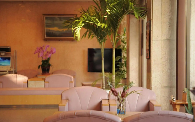 Crown Hotel Okinawa