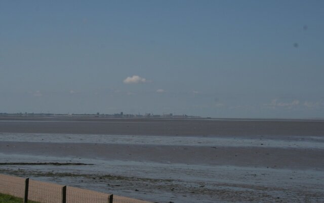 Comfortable, Carefully Furnished Chalet, Near the Wadden Sea